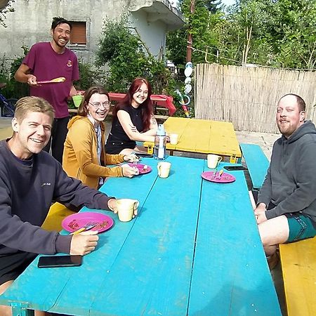 Pinegroove Hostel Vlora エクステリア 写真