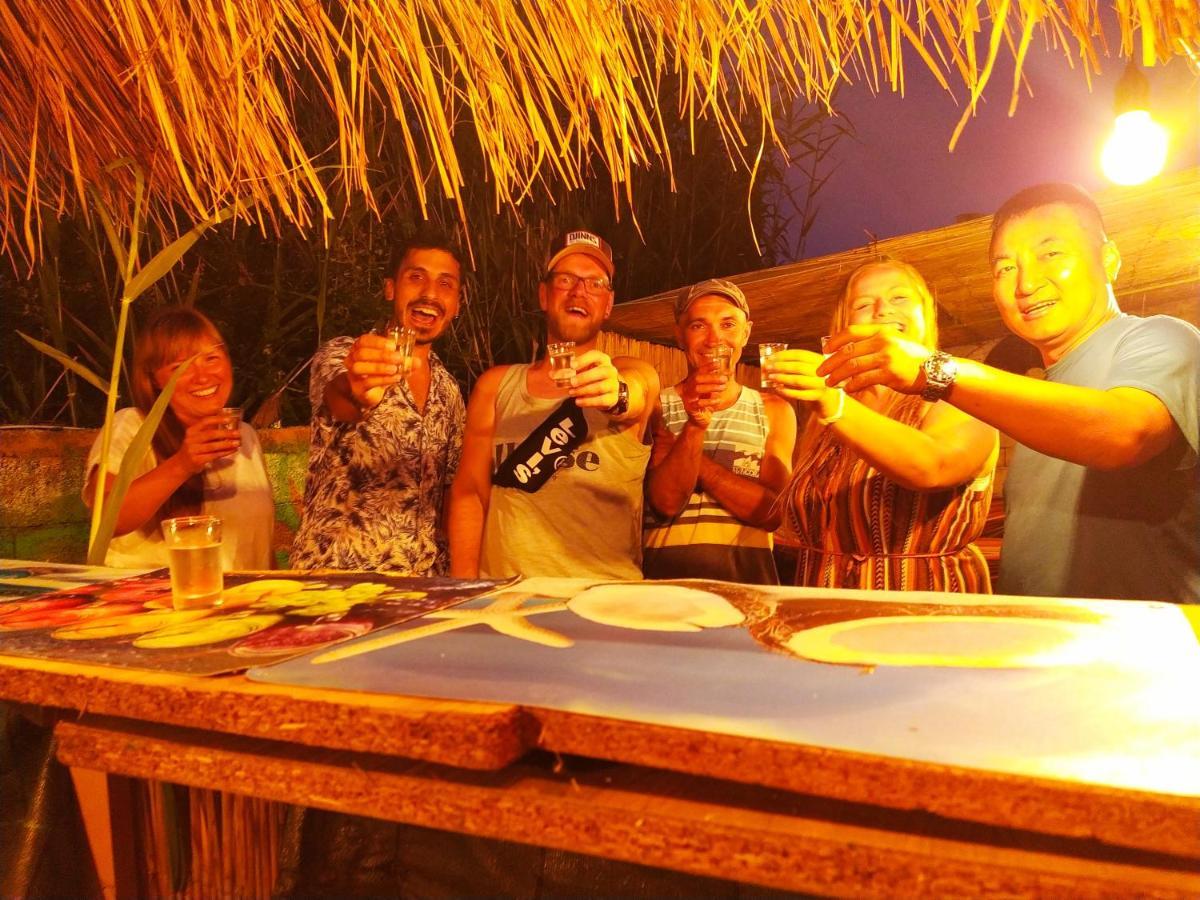 Pinegroove Hostel Vlora エクステリア 写真