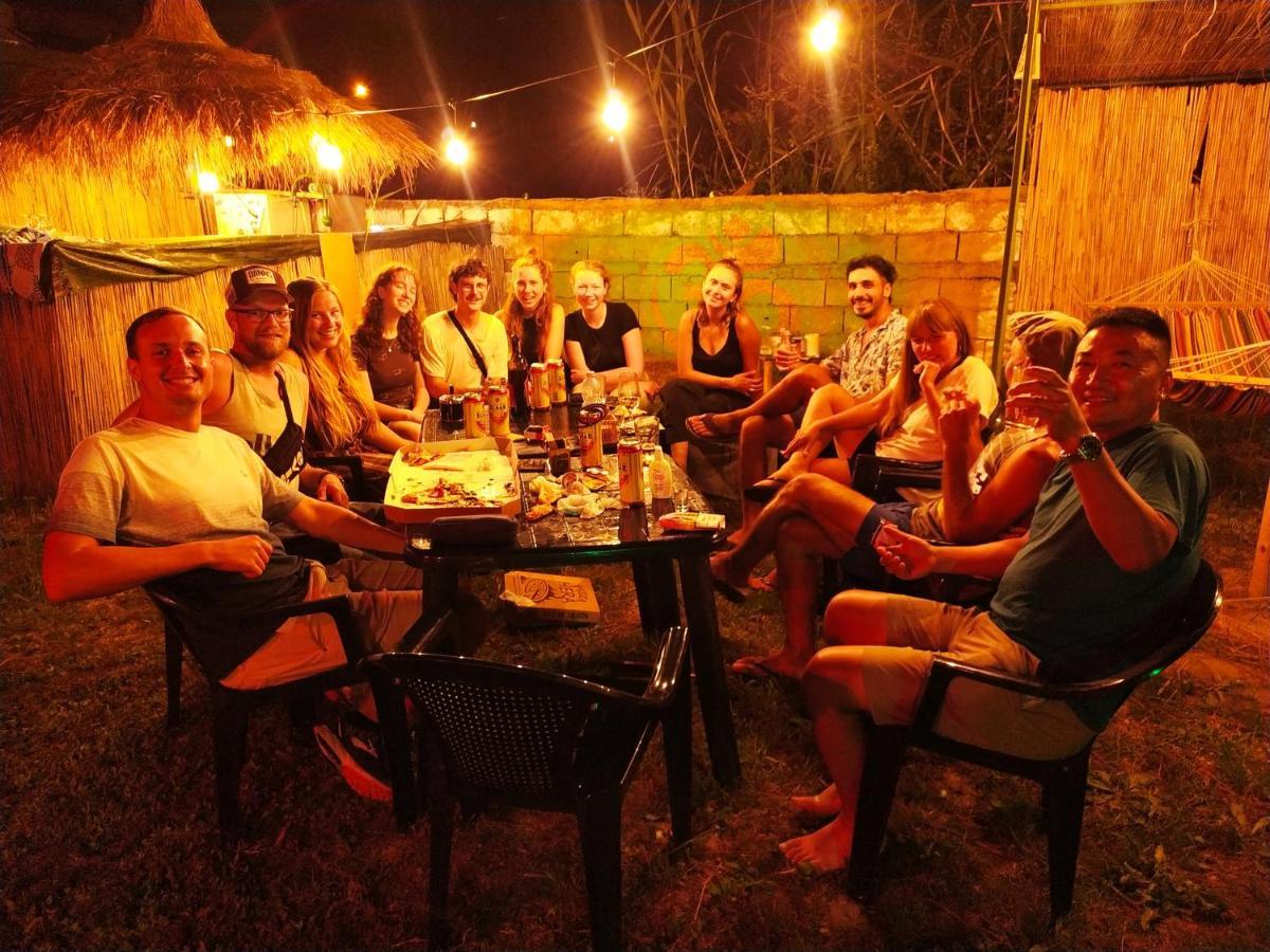 Pinegroove Hostel Vlora エクステリア 写真