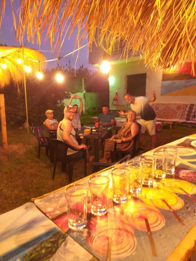 Pinegroove Hostel Vlora エクステリア 写真