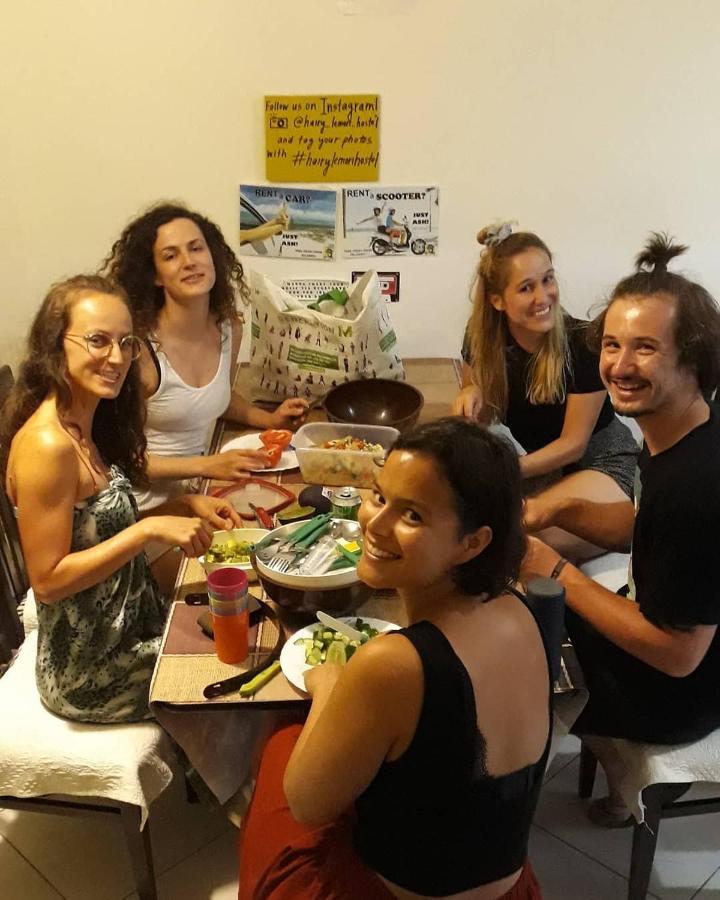Pinegroove Hostel Vlora エクステリア 写真