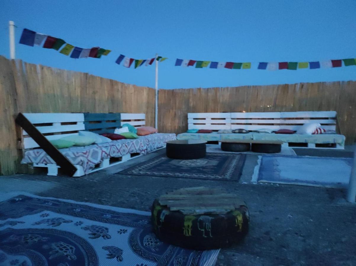 Pinegroove Hostel Vlora エクステリア 写真