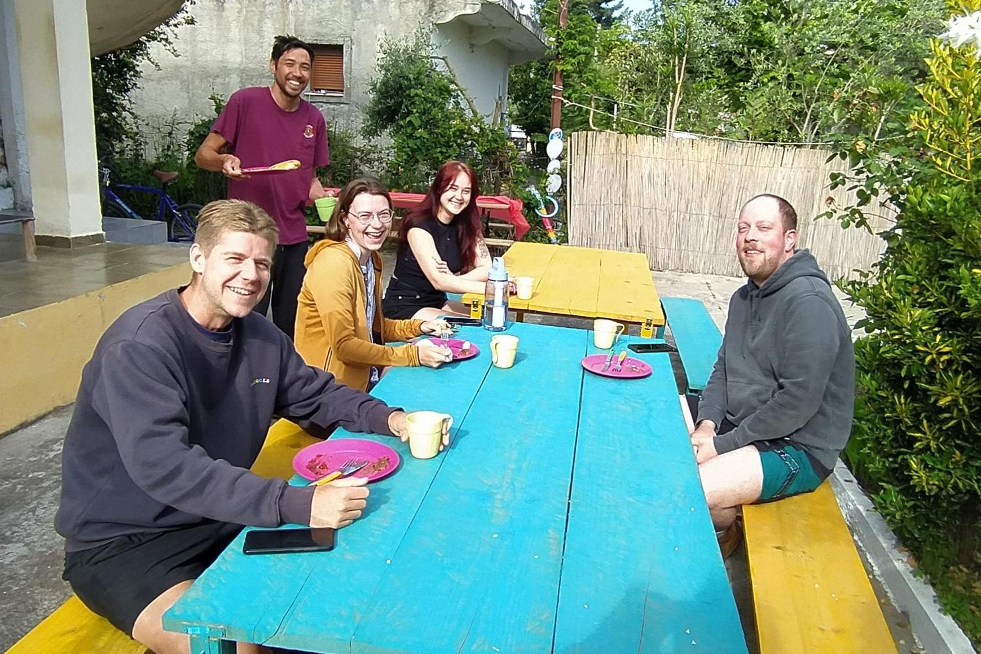 Pinegroove Hostel Vlora エクステリア 写真